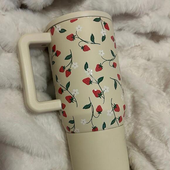 HydroJug Cream Strawberry Traveler 20oz - Picture 2 of 4